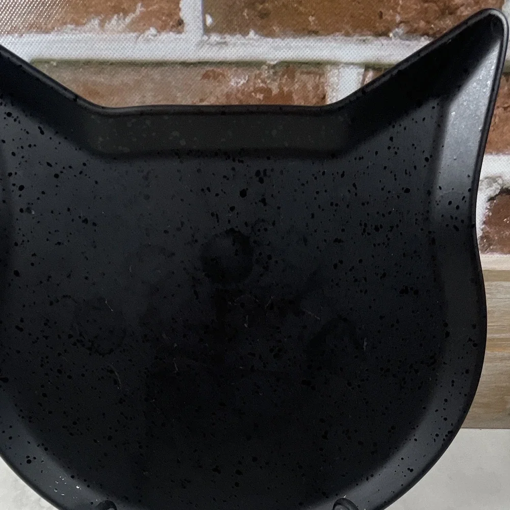 Crofton Black Stoneware Cat Face Plate, 10 x 9.5, Cat Lovers Gift, Halloween